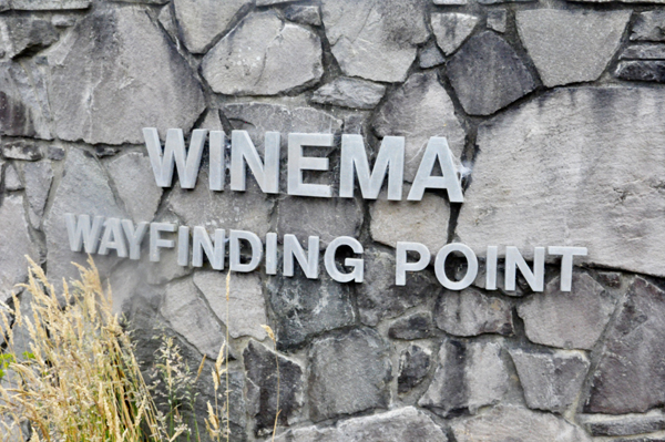 Winema Wayfiinding Point sign